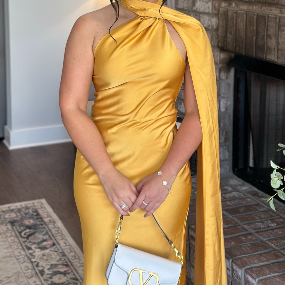Elegant One-Shoulder Gold silk Dress